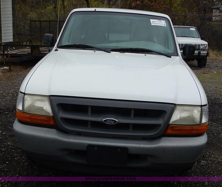 image for item L3567 2000 Ford Ranger pickup truck
