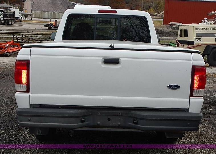 image for item L3567 2000 Ford Ranger pickup truck