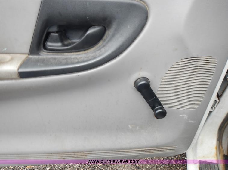 image for item L3567 2000 Ford Ranger pickup truck