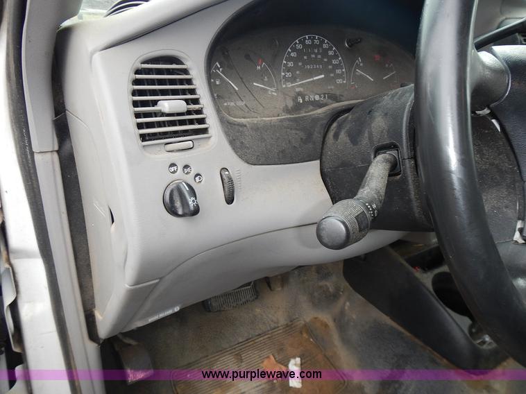 image for item L3567 2000 Ford Ranger pickup truck