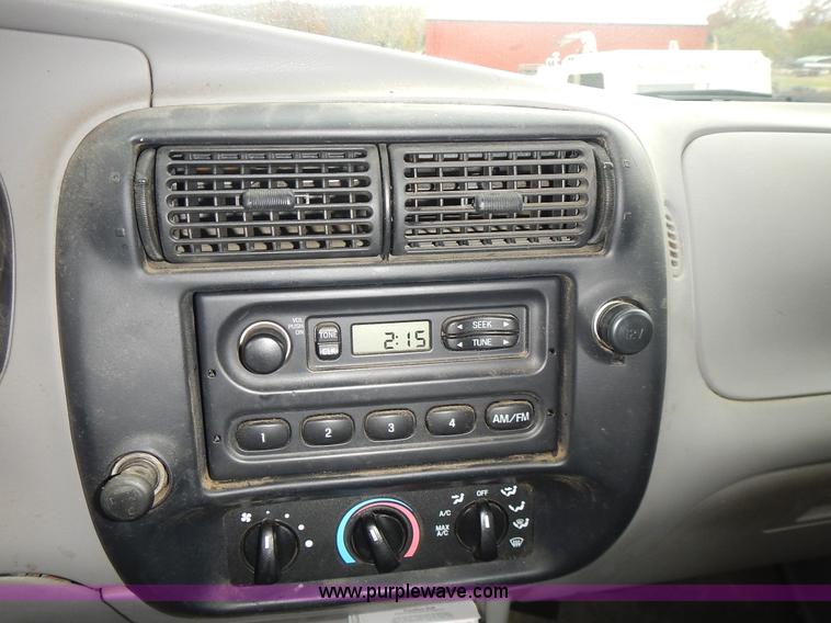 image for item L3567 2000 Ford Ranger pickup truck