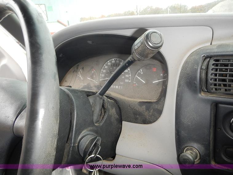 image for item L3567 2000 Ford Ranger pickup truck