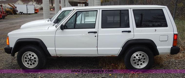 image for item L3568 1996 Jeep Cherokee Sport SUV