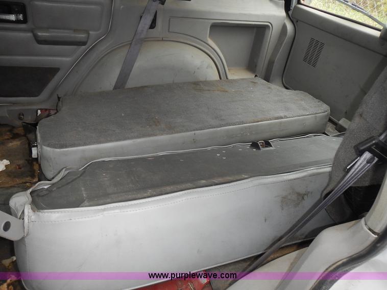 image for item L3568 1996 Jeep Cherokee Sport SUV