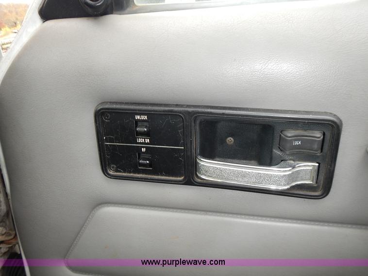 image for item L3568 1996 Jeep Cherokee Sport SUV