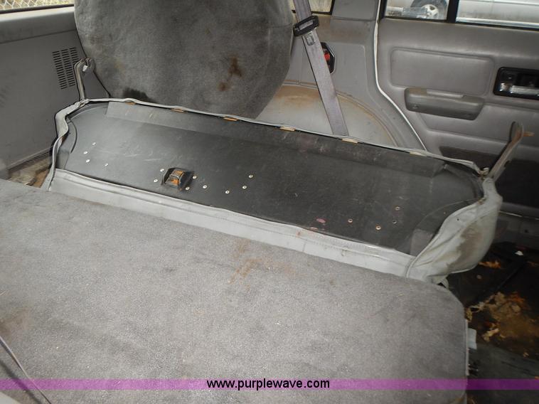 image for item L3568 1996 Jeep Cherokee Sport SUV