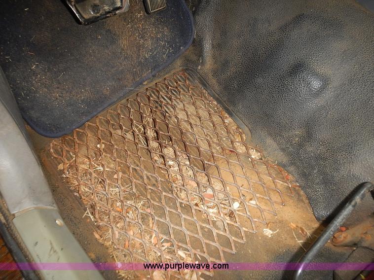 image for item L3568 1996 Jeep Cherokee Sport SUV