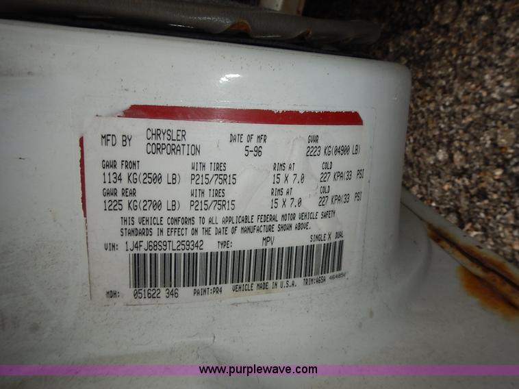 image for item L3568 1996 Jeep Cherokee Sport SUV