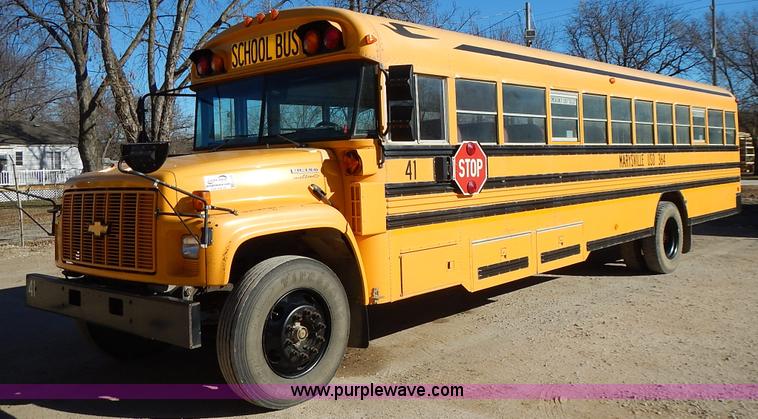 image for item L3570 2000 Chevrolet Bluebird school bus