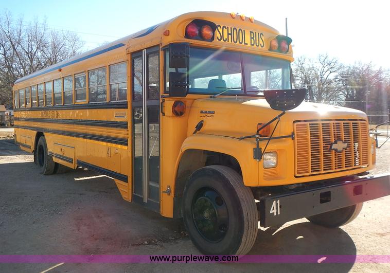image for item L3570 2000 Chevrolet Bluebird school bus