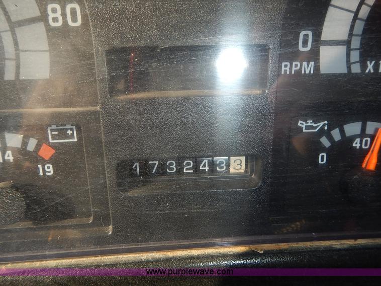 image for item L3570 2000 Chevrolet Bluebird school bus