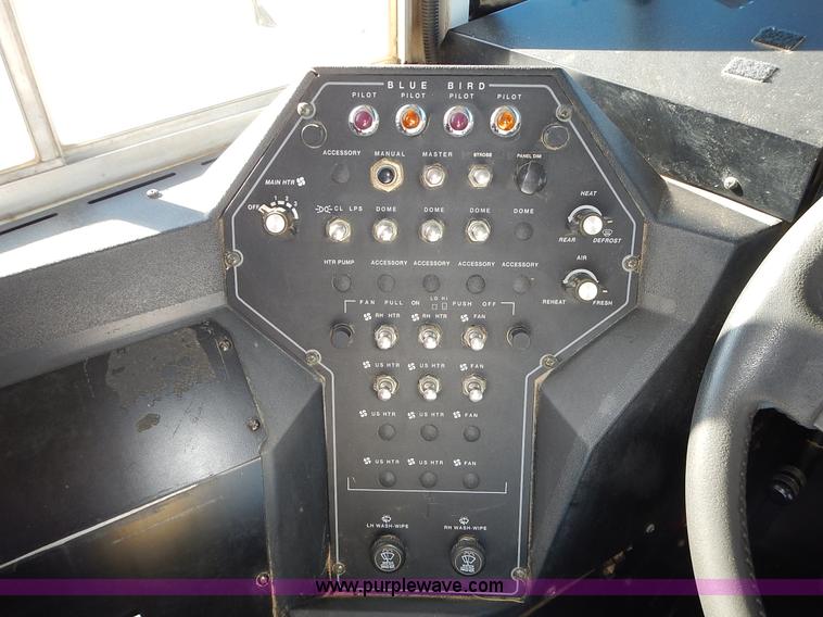 image for item L3570 2000 Chevrolet Bluebird school bus