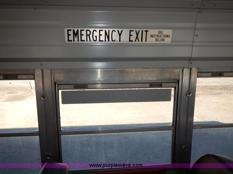 image for item L3570 2000 Chevrolet Bluebird school bus