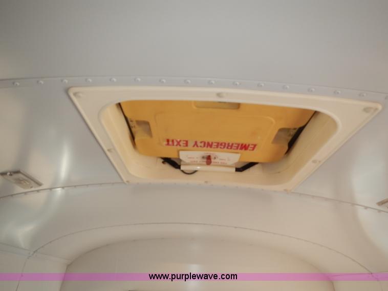 image for item L3570 2000 Chevrolet Bluebird school bus