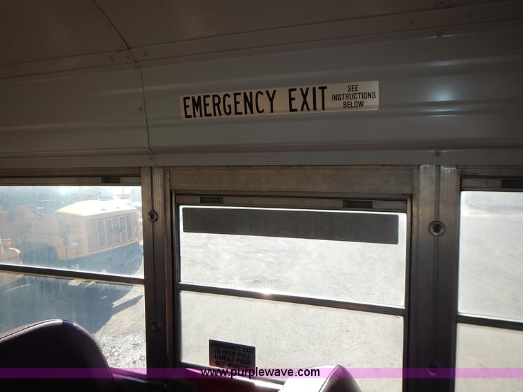 image for item L3570 2000 Chevrolet Bluebird school bus