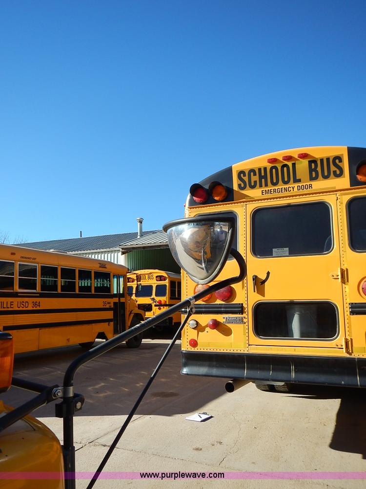 image for item L3570 2000 Chevrolet Bluebird school bus