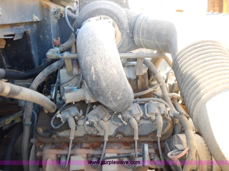 image for item L3570 2000 Chevrolet Bluebird school bus