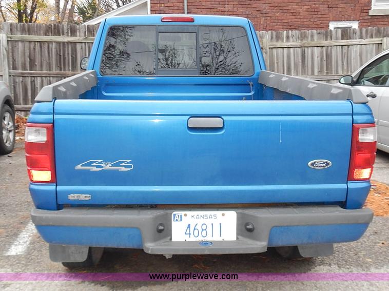 image for item L3571 2001 Ford Ranger Edge SuperCab pickup truck