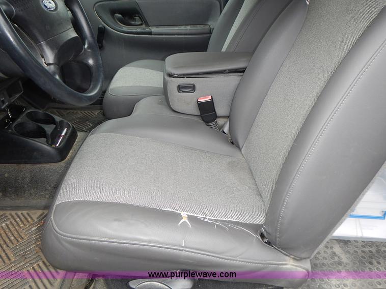 image for item L3571 2001 Ford Ranger Edge SuperCab pickup truck