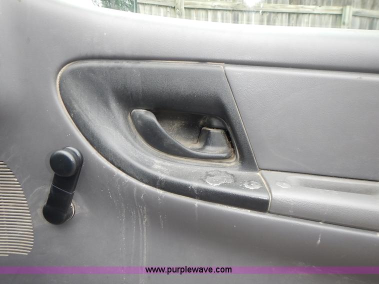 image for item L3571 2001 Ford Ranger Edge SuperCab pickup truck