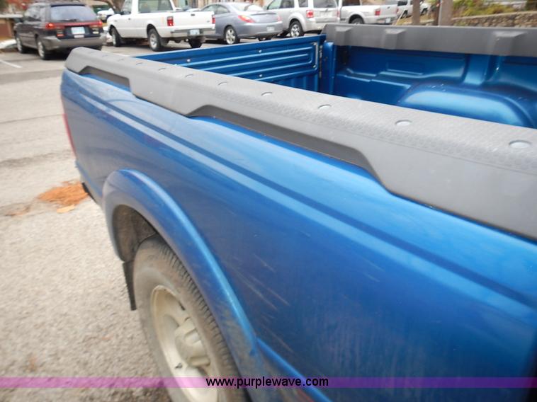 image for item L3571 2001 Ford Ranger Edge SuperCab pickup truck