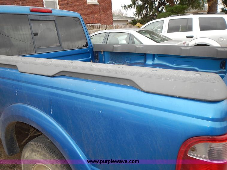 image for item L3571 2001 Ford Ranger Edge SuperCab pickup truck