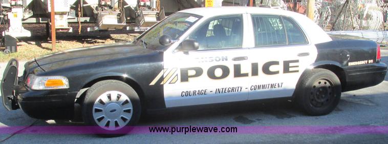image for item L5320 2007 Ford Crown Victoria Police Interceptor