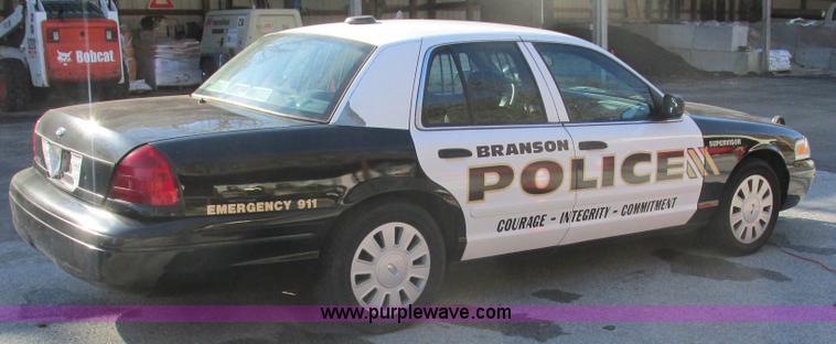 image for item L5320 2007 Ford Crown Victoria Police Interceptor