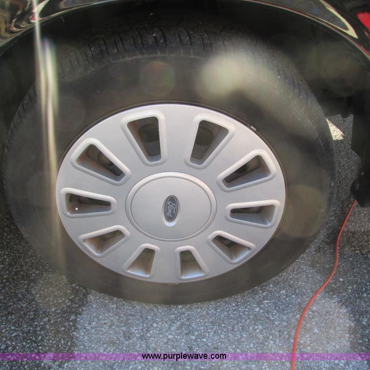 image for item L5320 2007 Ford Crown Victoria Police Interceptor