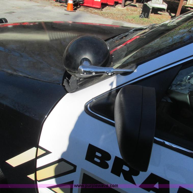 image for item L5320 2007 Ford Crown Victoria Police Interceptor