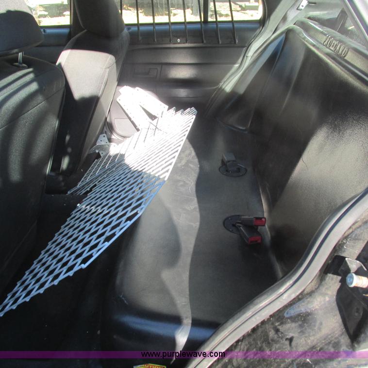image for item L5320 2007 Ford Crown Victoria Police Interceptor