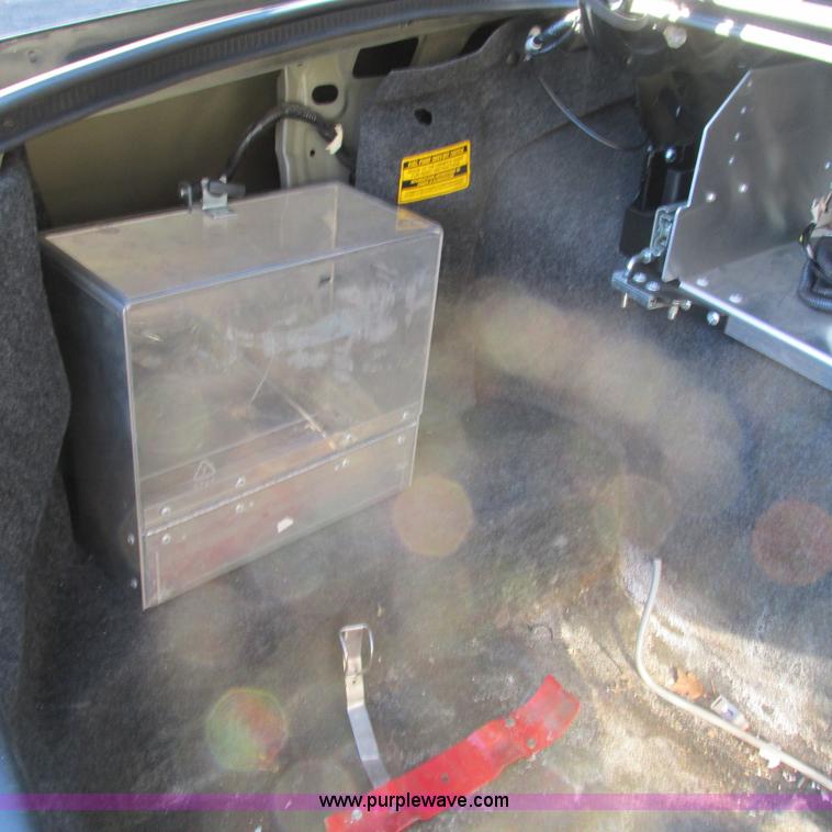 image for item L5320 2007 Ford Crown Victoria Police Interceptor