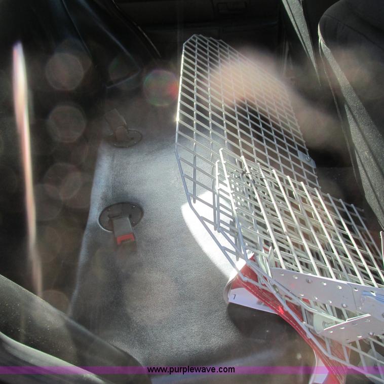 image for item L5320 2007 Ford Crown Victoria Police Interceptor