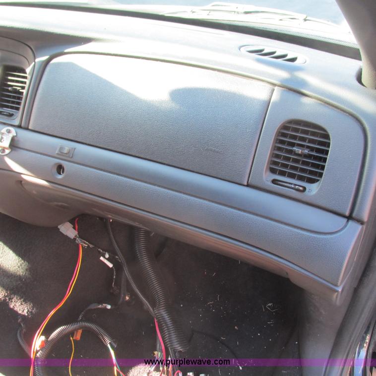 image for item L5320 2007 Ford Crown Victoria Police Interceptor