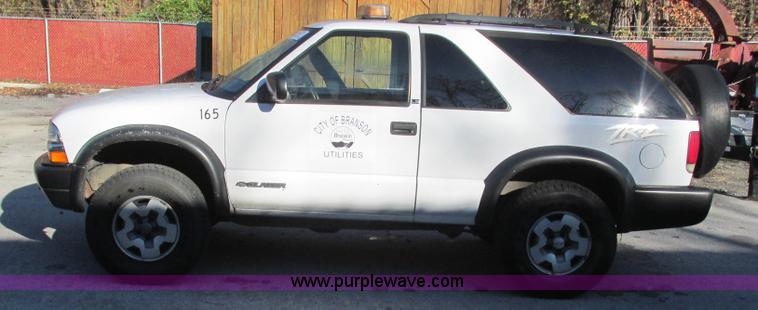 image for item L5323 2002 Chevrolet Blazer LS SUV