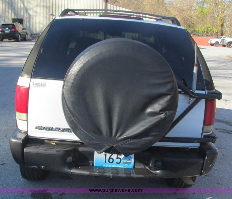 image for item L5323 2002 Chevrolet Blazer LS SUV