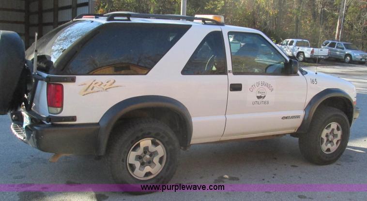 image for item L5323 2002 Chevrolet Blazer LS SUV