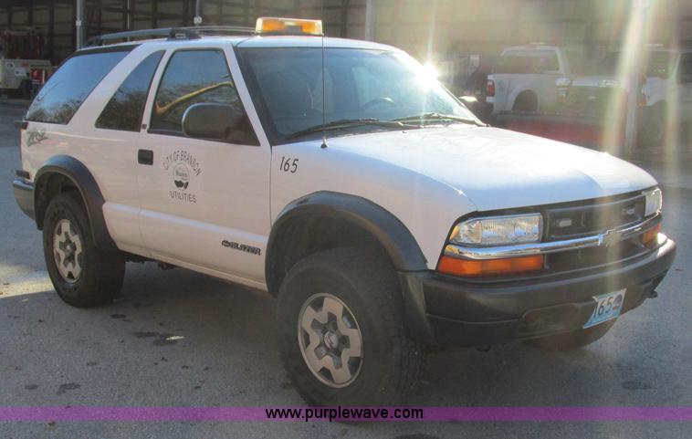 image for item L5323 2002 Chevrolet Blazer LS SUV