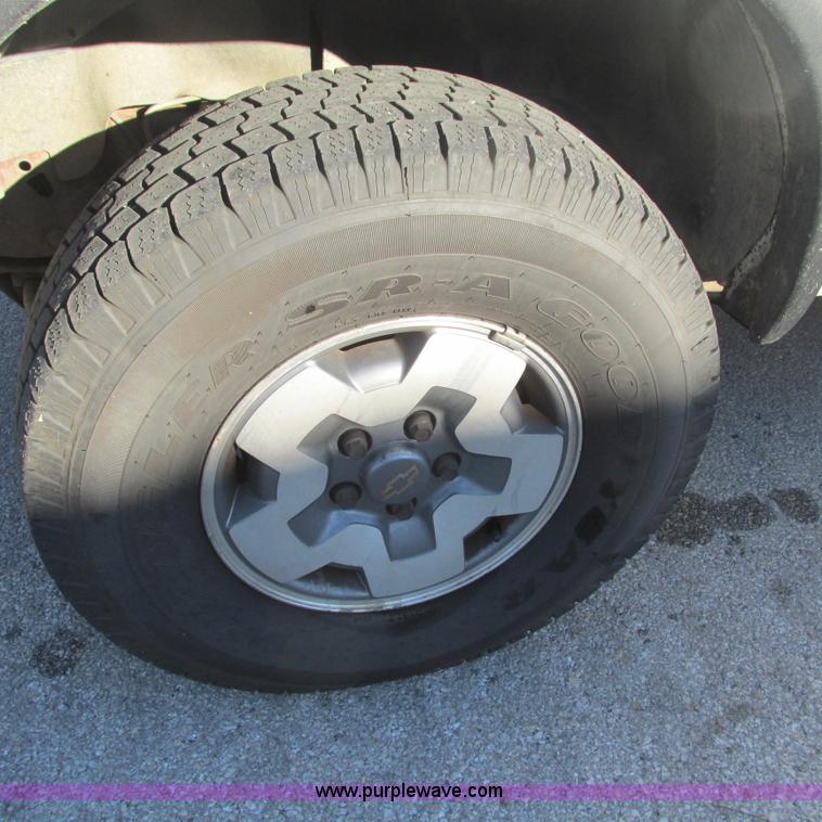 image for item L5323 2002 Chevrolet Blazer LS SUV