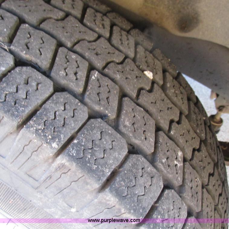 image for item L5323 2002 Chevrolet Blazer LS SUV