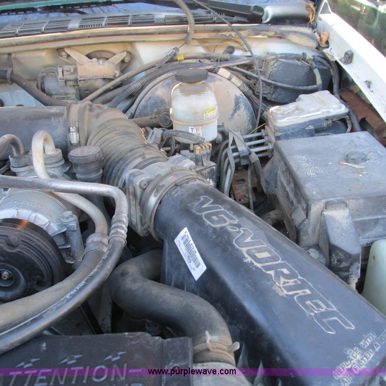 image for item L5323 2002 Chevrolet Blazer LS SUV