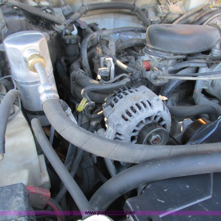 image for item L5323 2002 Chevrolet Blazer LS SUV