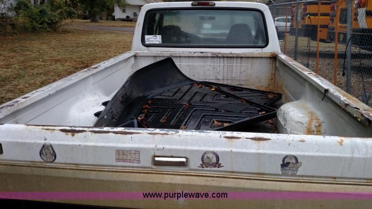 image for item L6000 1995 Ford F250 HD XLT SuperCab pickup truck