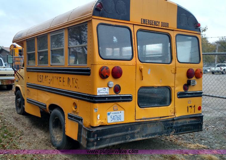 image for item L6001 1993 GMC Vandura G3500 bus