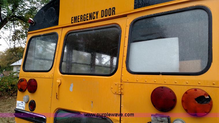 image for item L6001 1993 GMC Vandura G3500 bus