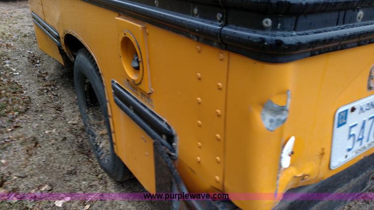 image for item L6001 1993 GMC Vandura G3500 bus