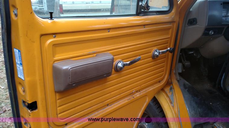 image for item L6001 1993 GMC Vandura G3500 bus