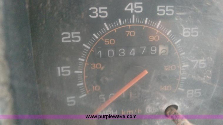 image for item L6001 1993 GMC Vandura G3500 bus