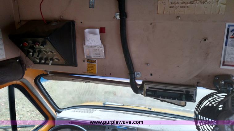 image for item L6001 1993 GMC Vandura G3500 bus