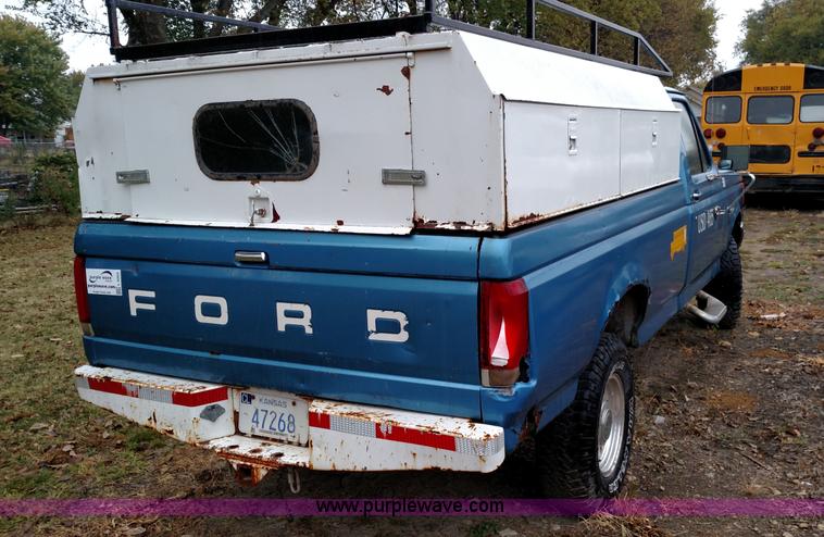 image for item L6002 1989 Ford F250 pickup truck